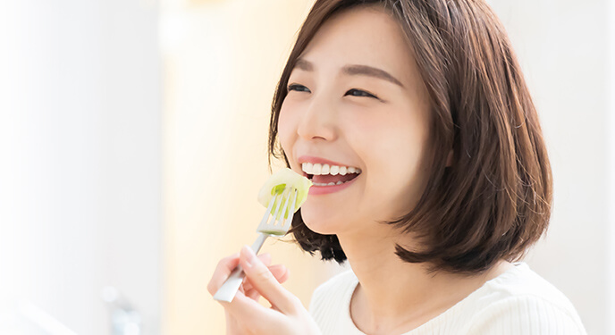 自分の歯と同じように咀嚼できる。